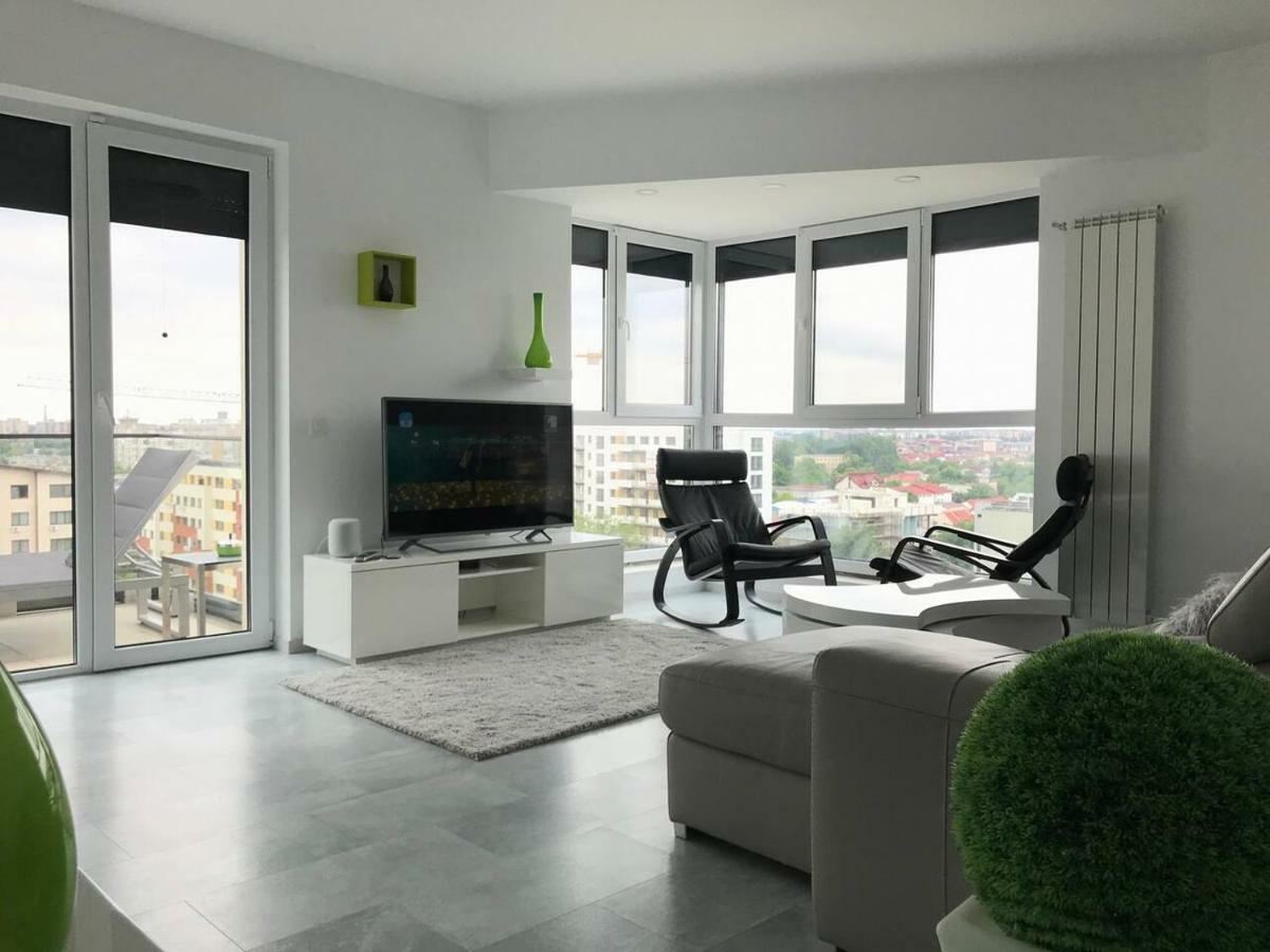 Luxury Westpark 2 Residence With Lake View Boekarest Buitenkant foto