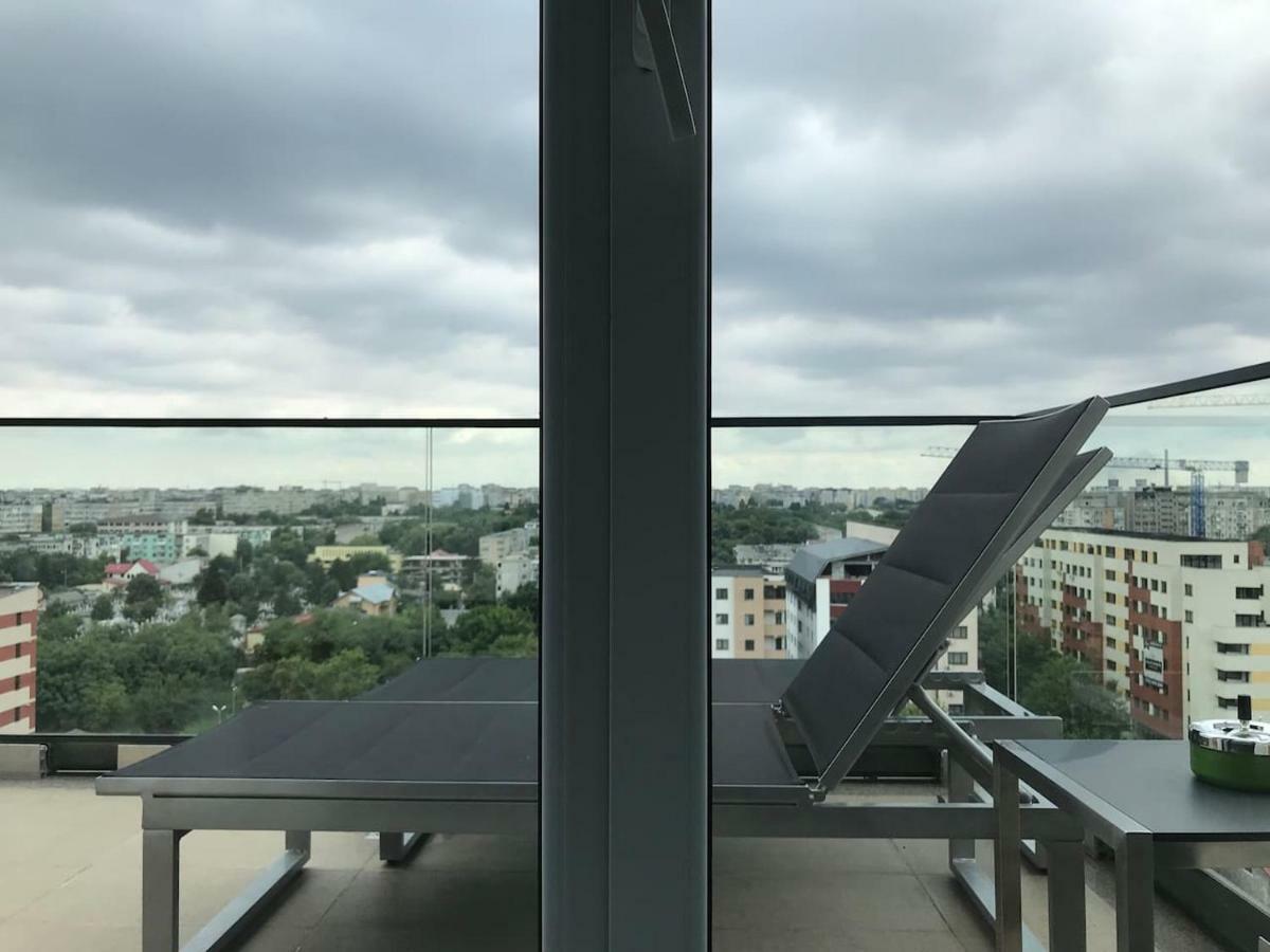 Luxury Westpark 2 Residence With Lake View Boekarest Buitenkant foto