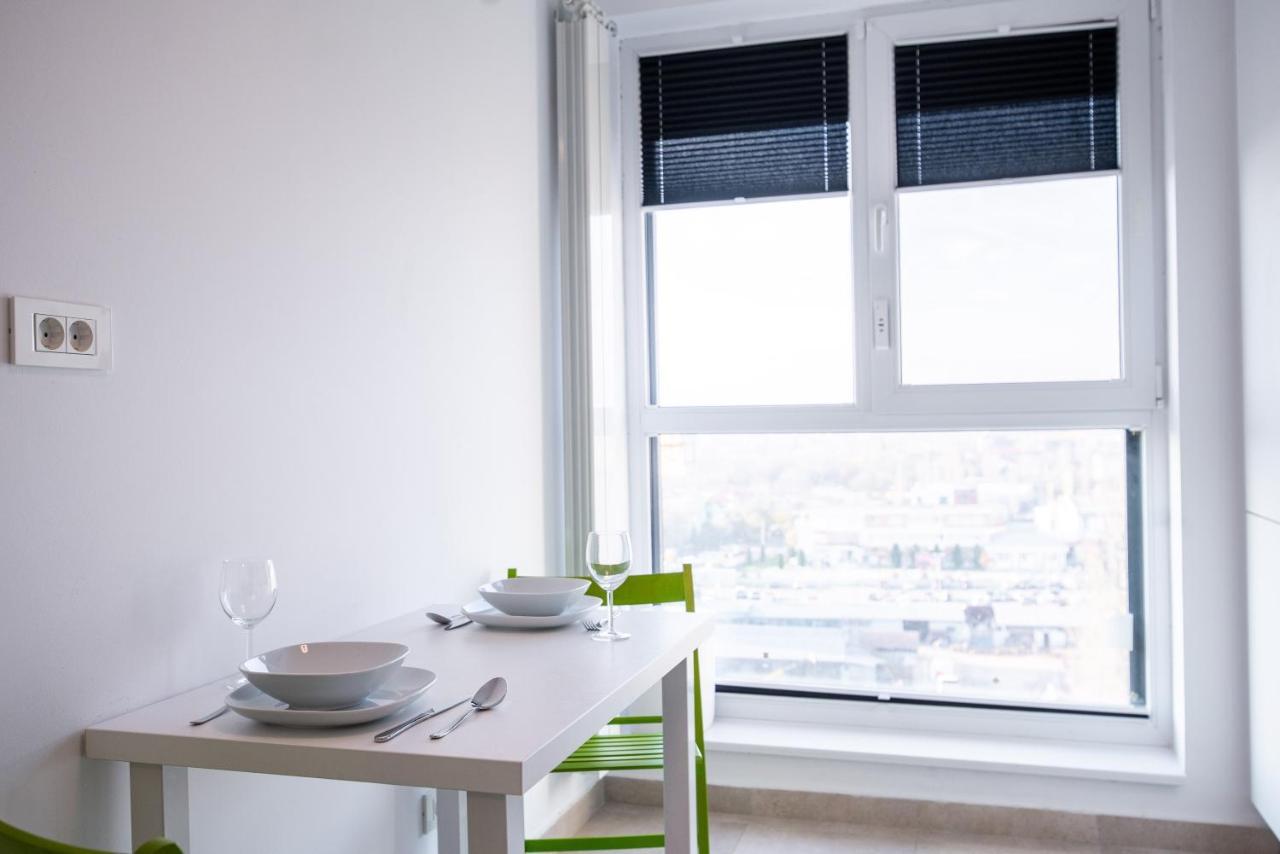 Luxury Westpark 2 Residence With Lake View Boekarest Buitenkant foto